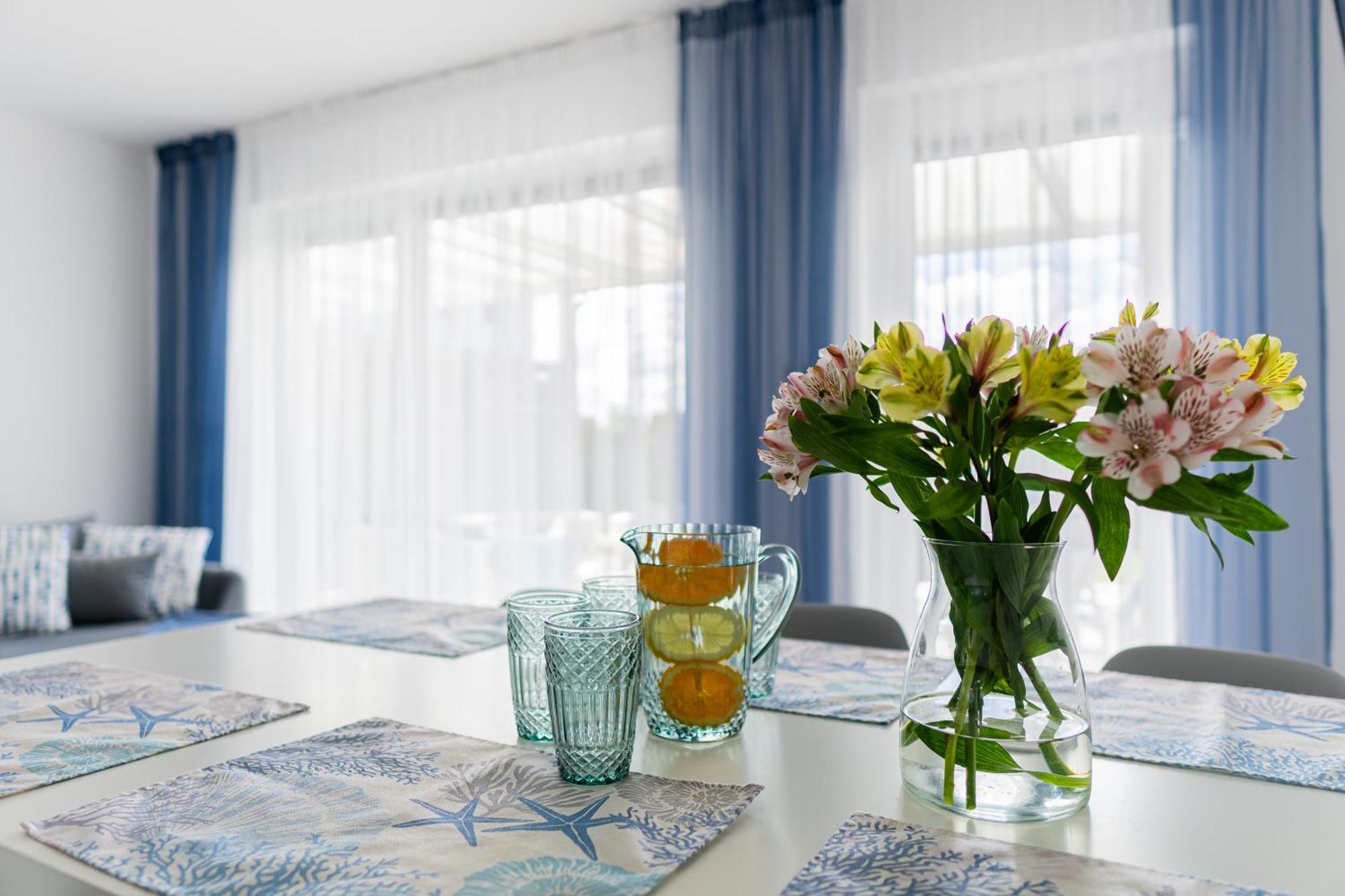 Barka - Apartamenty Premium Oraz Pokoje Blisko Plazy Karwia Exterior foto
